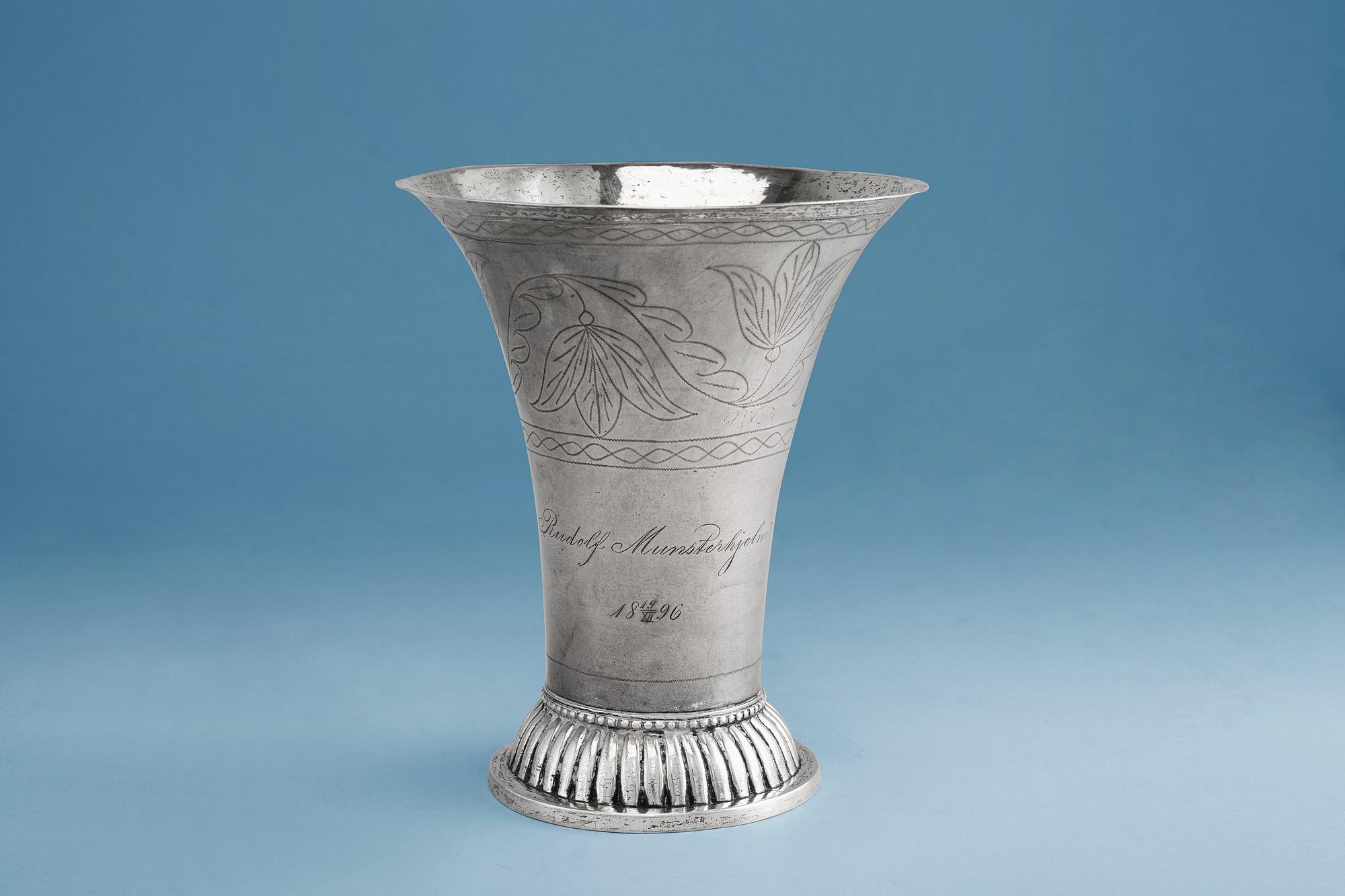 PIKARI, hopeaa Anders Pihra Turku 1819. Korkeus 13,5 cm, paino 102 g.