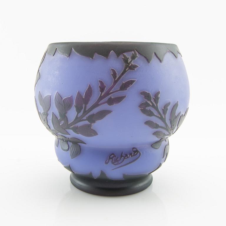 Vase, signed Richard Art Nouveau early 20th century.