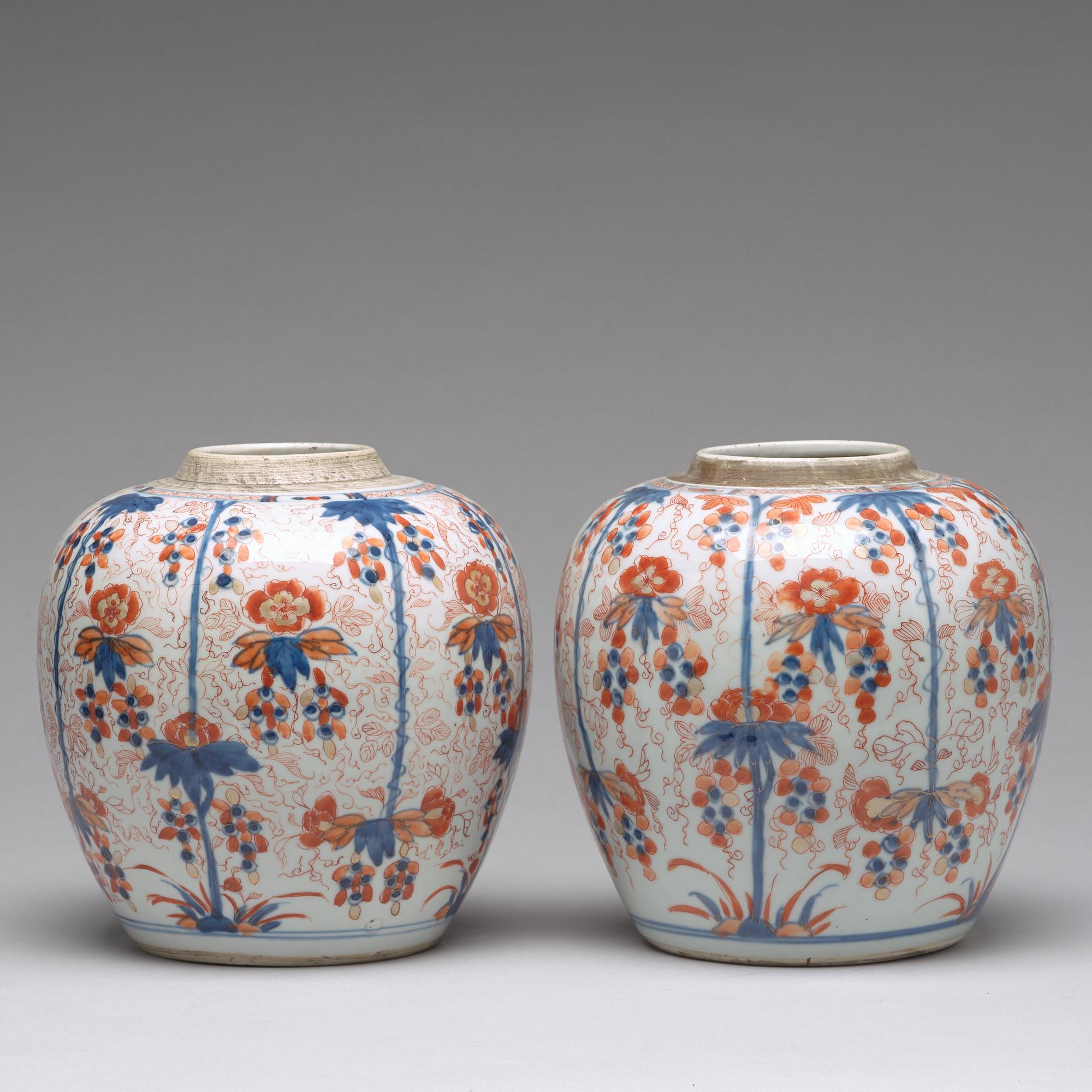 BOJANER, ett par, porslin. Qingdynastin, 1700-tal.