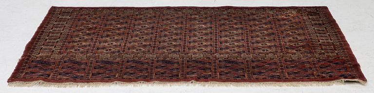 Chuval  Turkmen, antik, ca 128 x 72 cm.