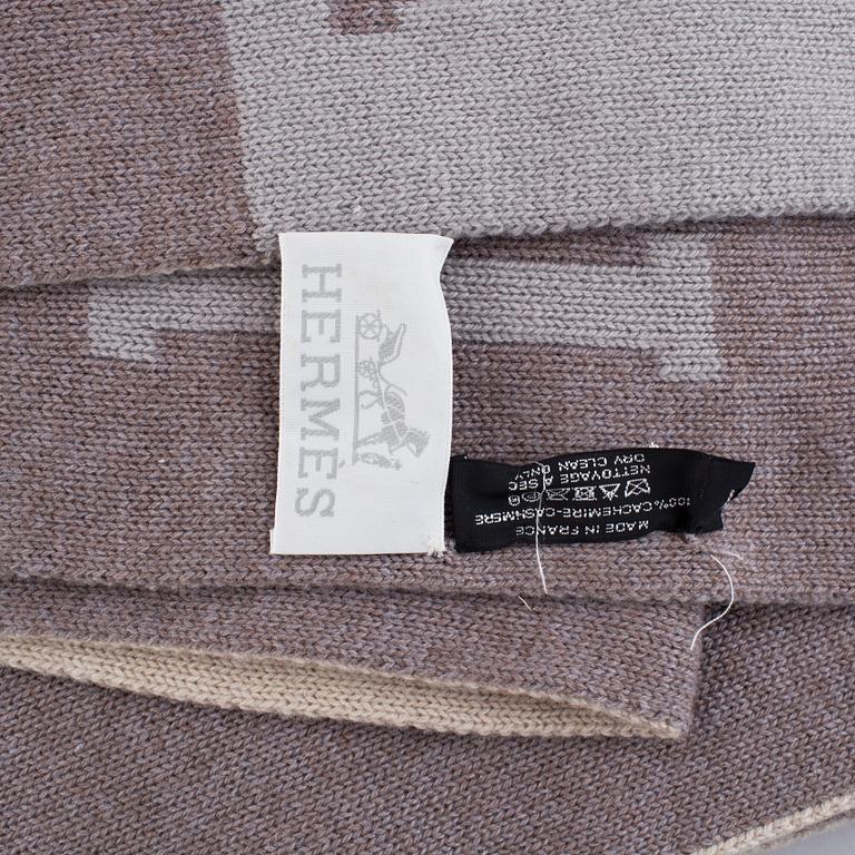 Hermès, cashmere throw blanket.