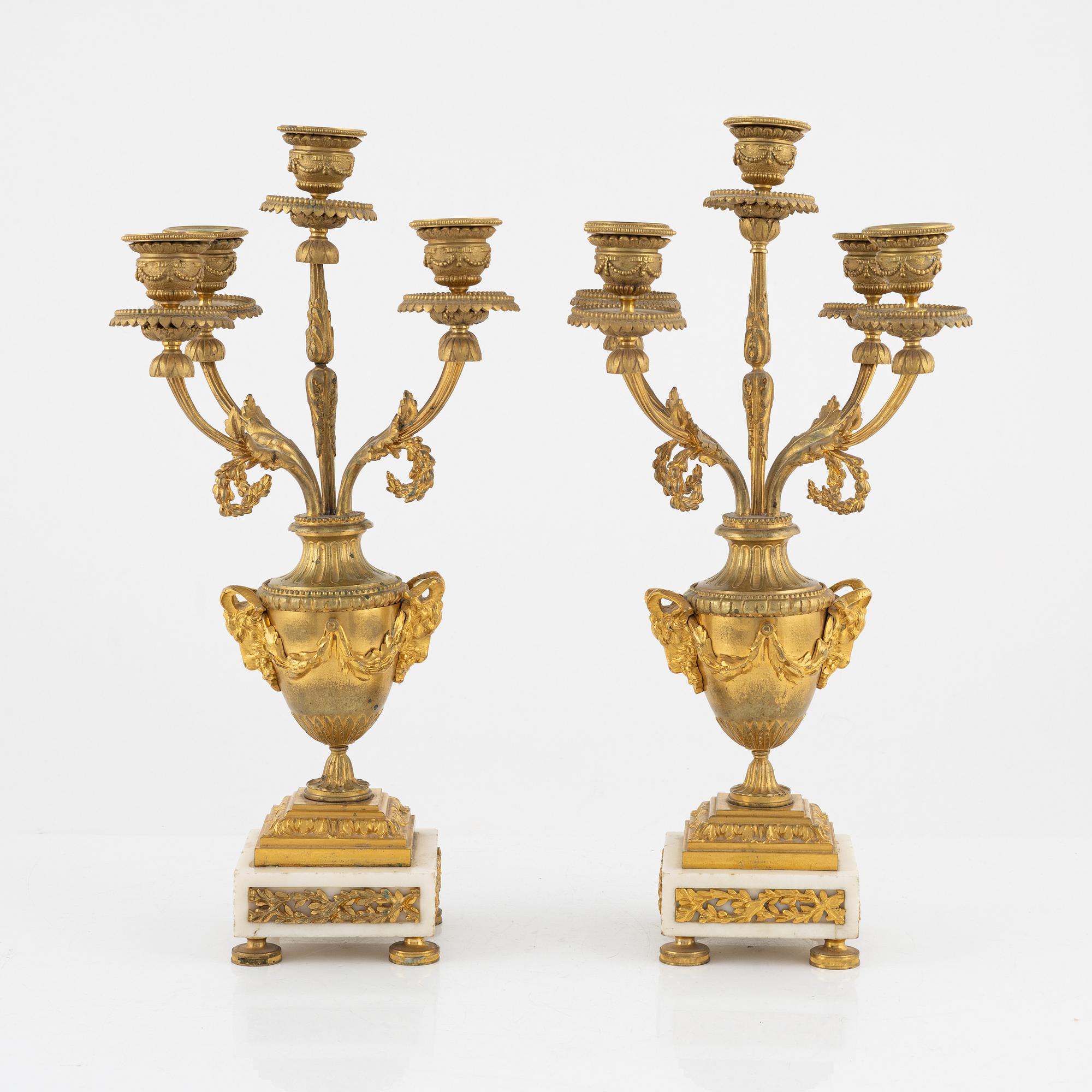 Kandelabrar, ett par, Louis XVI-stil, tidigt 1900-tal.