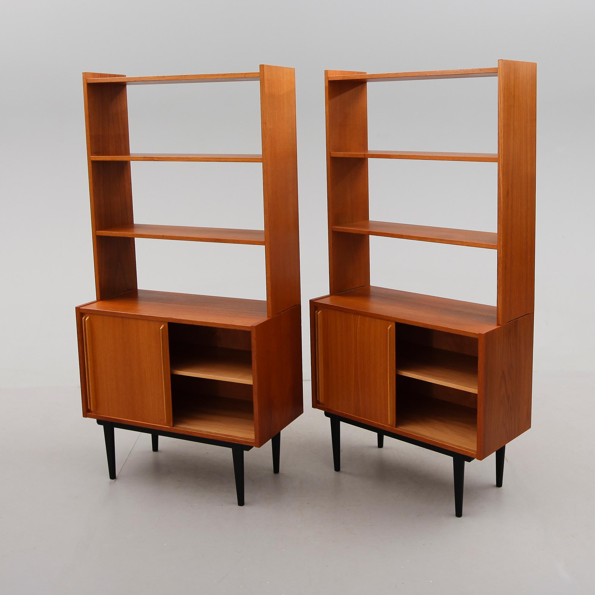 BOKHYLLOR, 1 par, 1900-talets andra hälft.