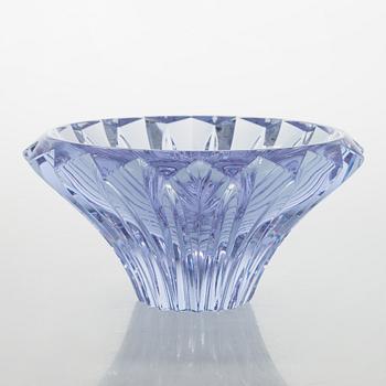 Aimo Okkolin, a "Terälehdet" (Petals) bowl signed Aimo Okkolin Riihimäen Lasi Oy.