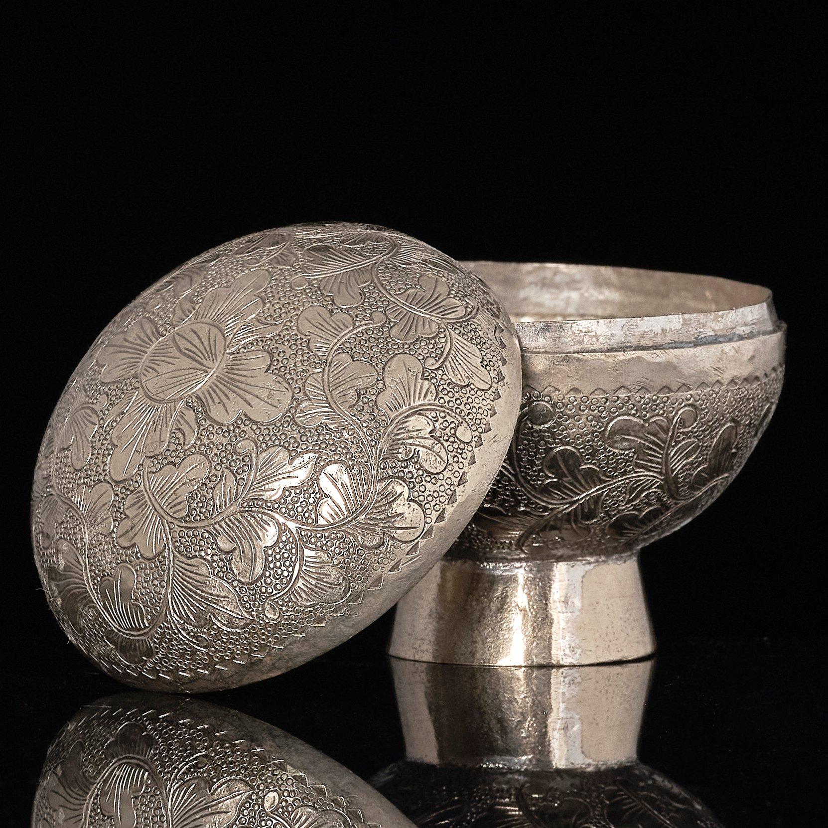 Ask med lock, silver. Tangdynastin (618-907).