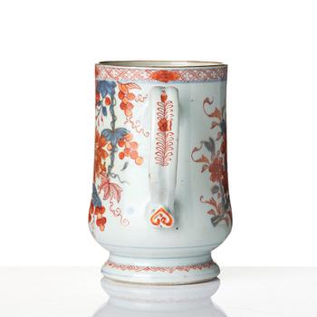 A Chinese imari export porcelain mug, Qing dynasty (1736-95).