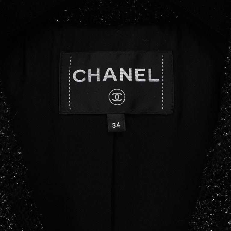 Chanel, a sparkly bouclé coat, size 34.