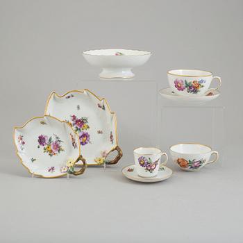 21-piece porcelain service, 'Sachsisk blomst', Royal Copenhagen, Denmark, secondhalf of the 20th century.