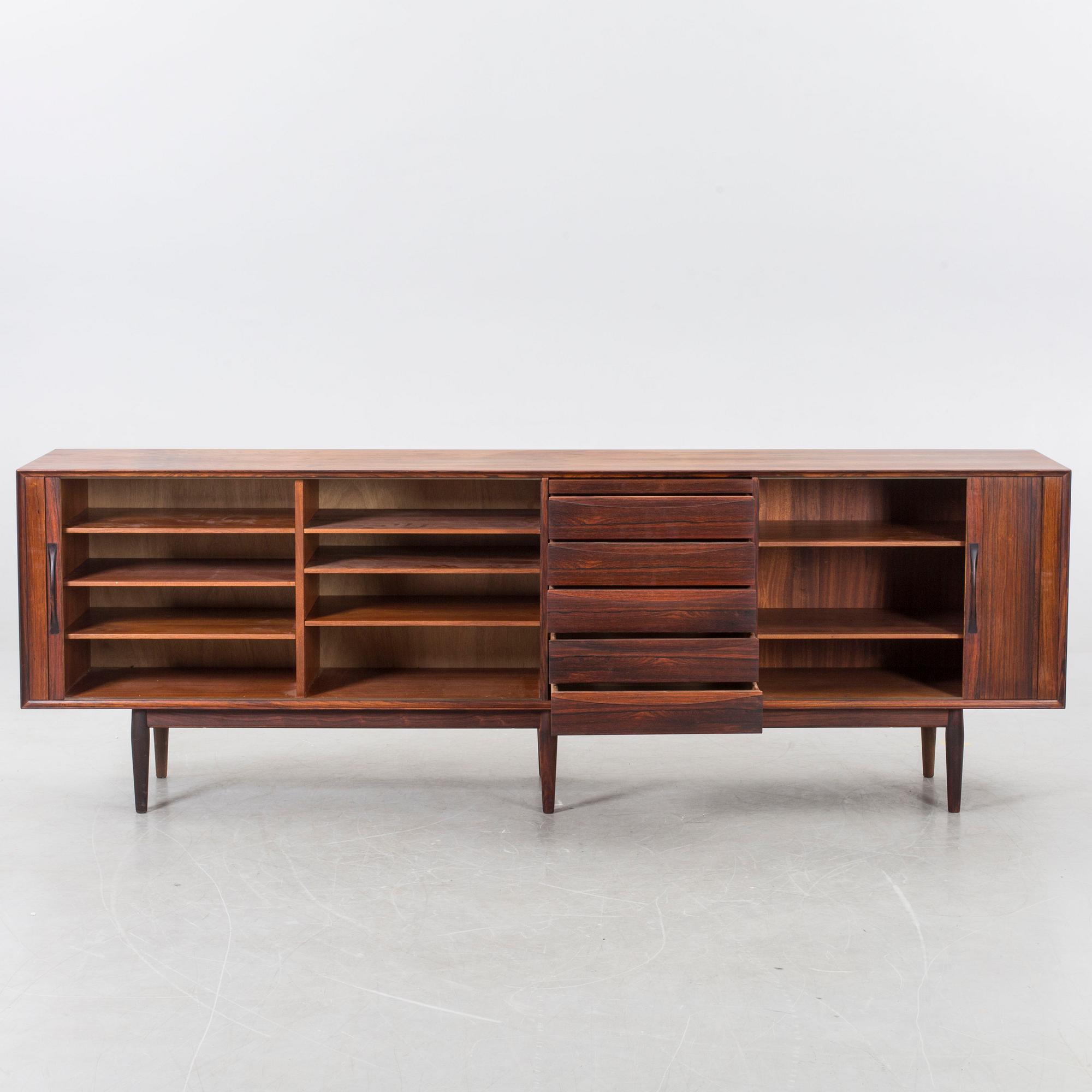 ARNE VODDER, sideboard, Sibast, Danmark. 1960-tal. CITES-intyg.