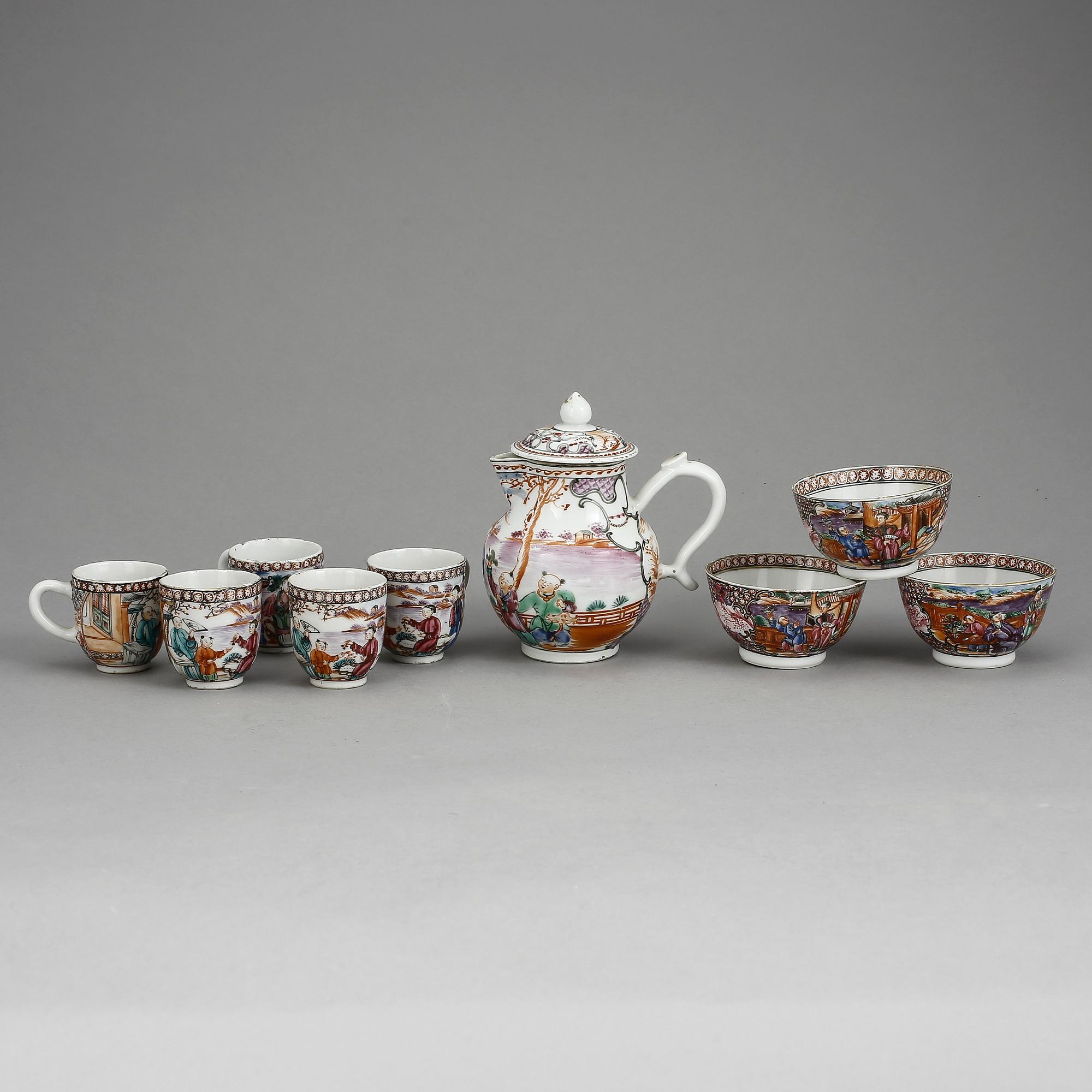 DOCKSERVISDELAR, 9 st, porslin, Qingdynastin, Qianlong (1736-95).