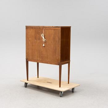 A mahogany drinks cabinet, 1940's/1950's.