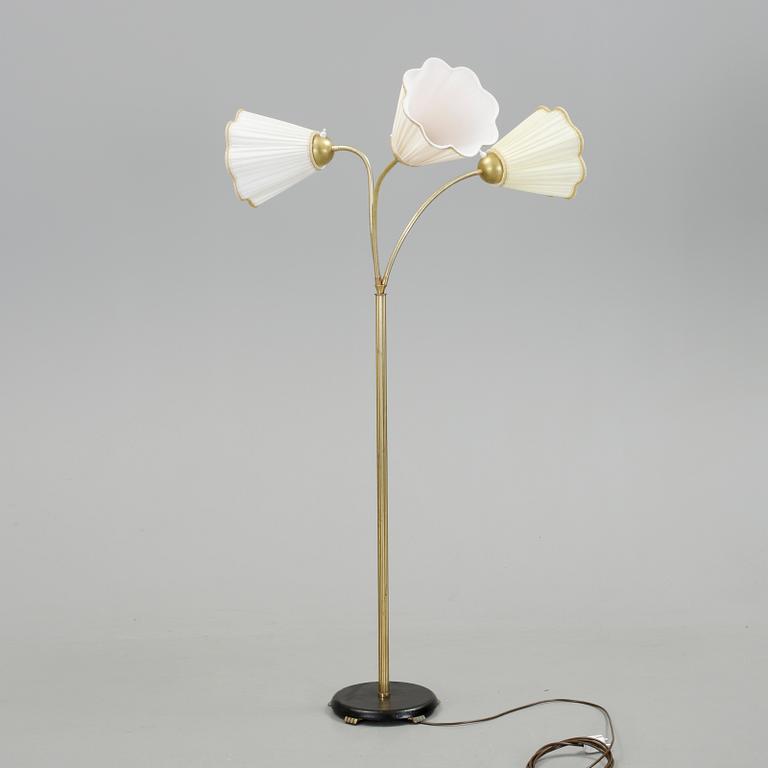 GOLVLAMPA, mässing, 1900-talets mitt.