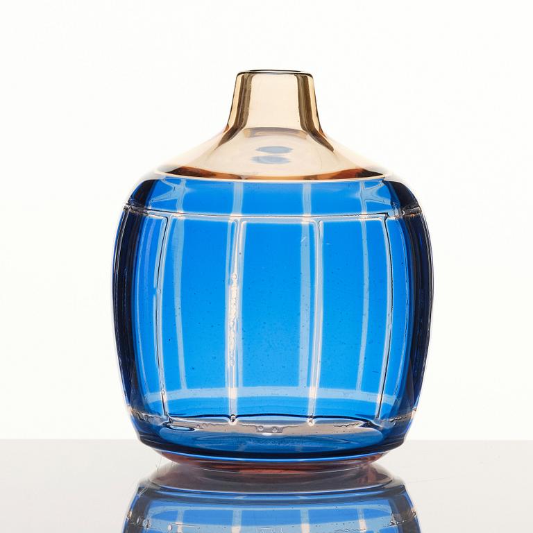 Sven Palmqvist, a 'Ravenna' glass vase, Orrefors 1964.