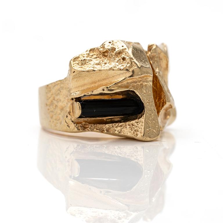 Björn Weckström, ‘Turmalinbro’ ring in 18K gold and tourmaline, Lapponia.