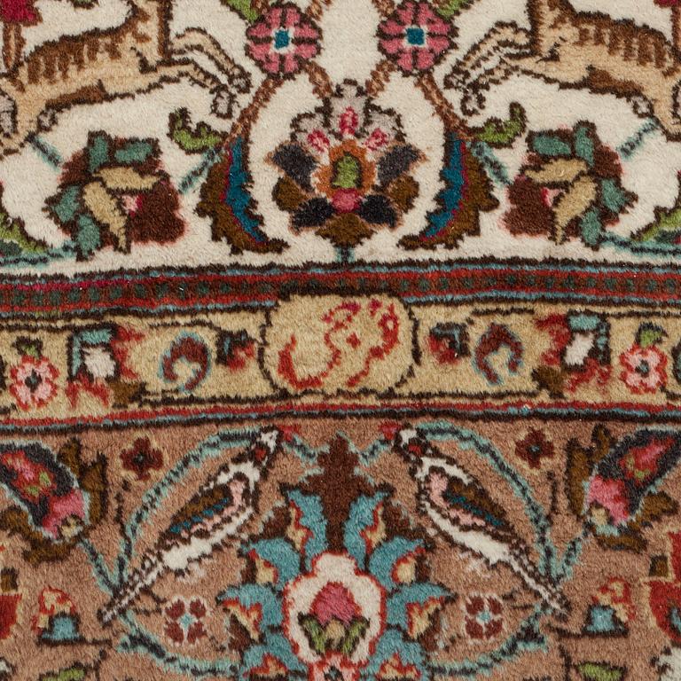 MATTO, a semi-antique Tabriz, ca 311 x 208 cm.