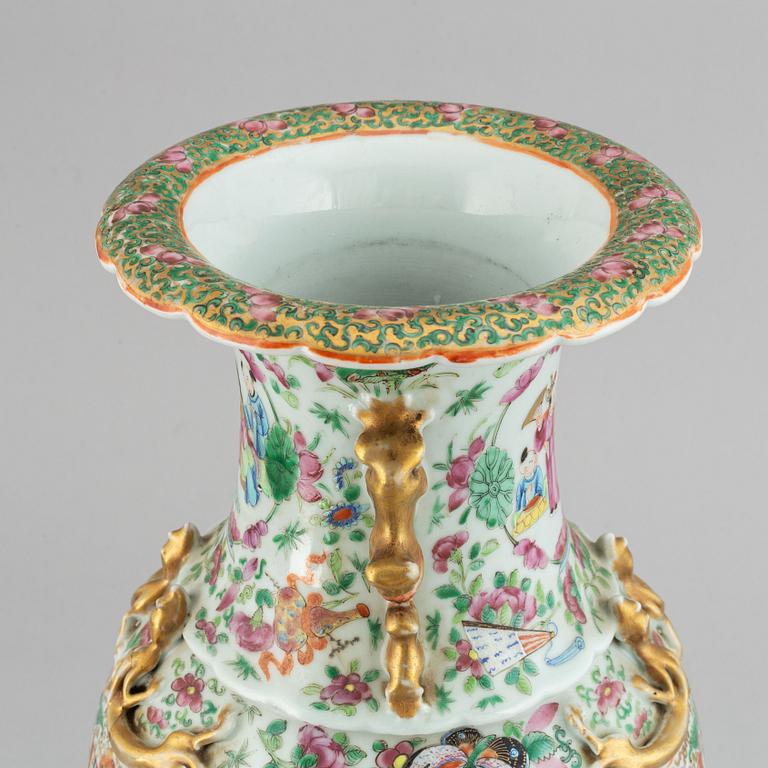 A Canton famille rose vase, Qing dynasty, 19th Century.