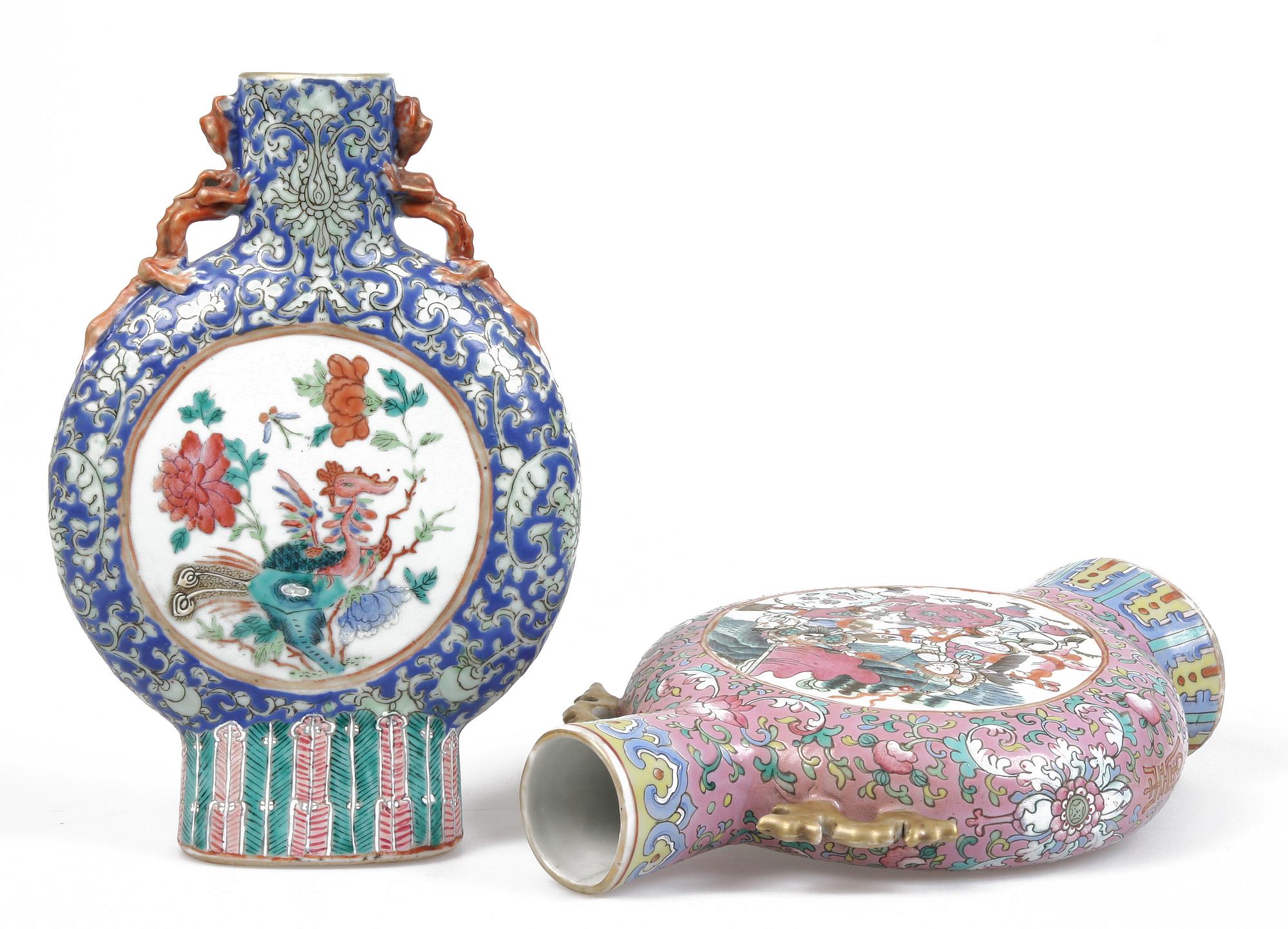 PILGRIMSKRUS, 2 st, porslin, Kina, 1800-tal.
