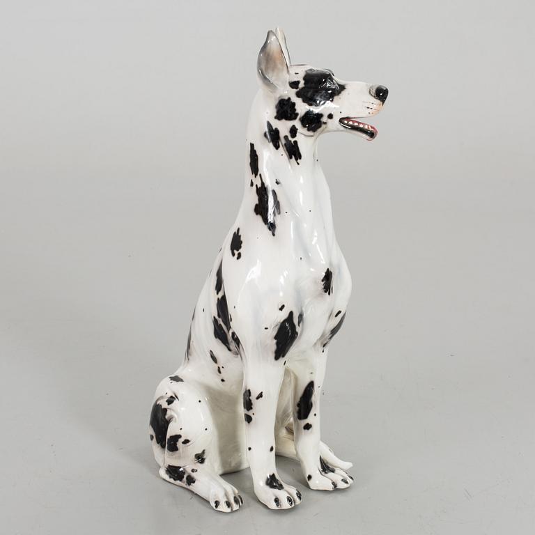 A FIGURIN DOG FROM THE SECOND HALF OF 20TH CENTURY.