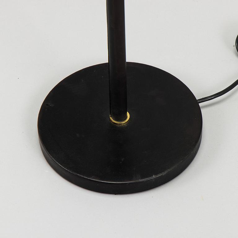 Alvar Aalto, 'Angel wing' model A 805 floor light manufactured by Valaisinpaja Oy, end of 20th century.