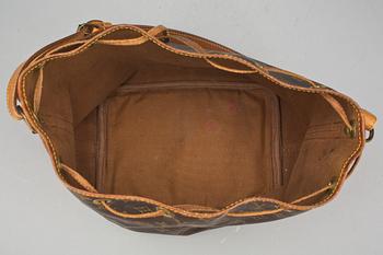 LOUIS VUITTON, axelremsväska, "Petit Noé".