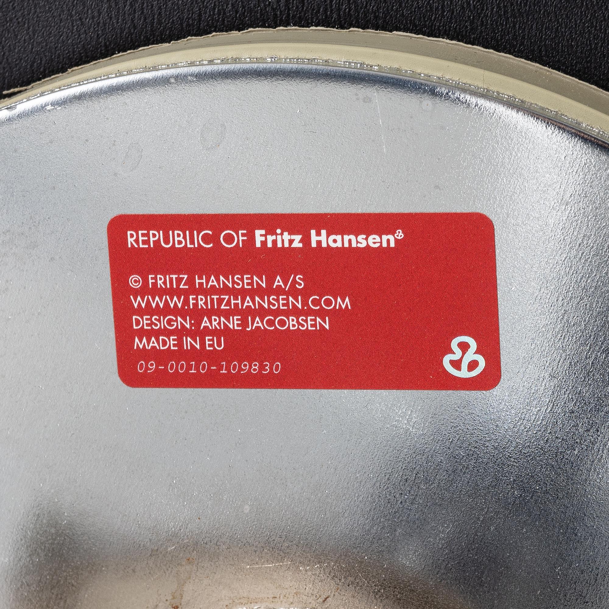 Arne Jacobsen, office swivel chair, '3217', Republic of Fritz Hansen.