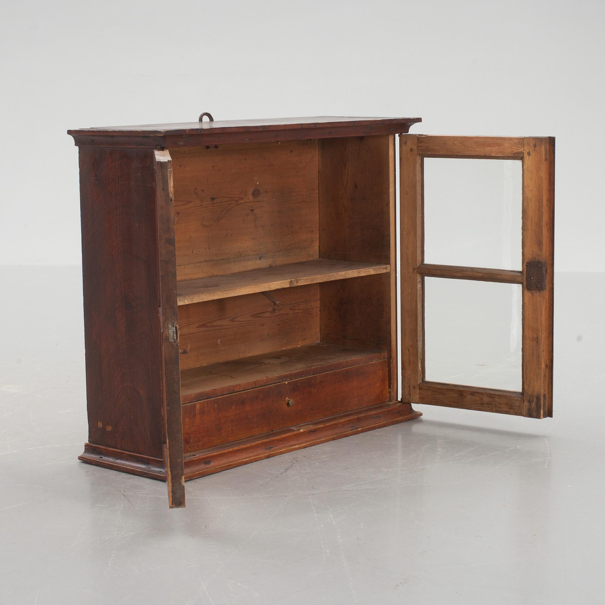 VÄGGSKÅP, 1800-tal.