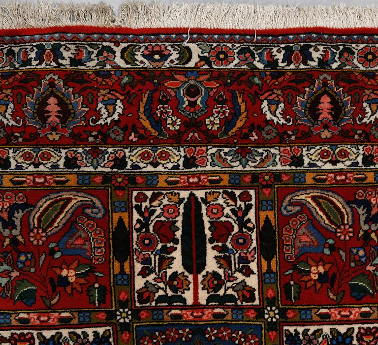 MATTA, Bachtiari, 1900-talets andra hälft, 300x205 cm.