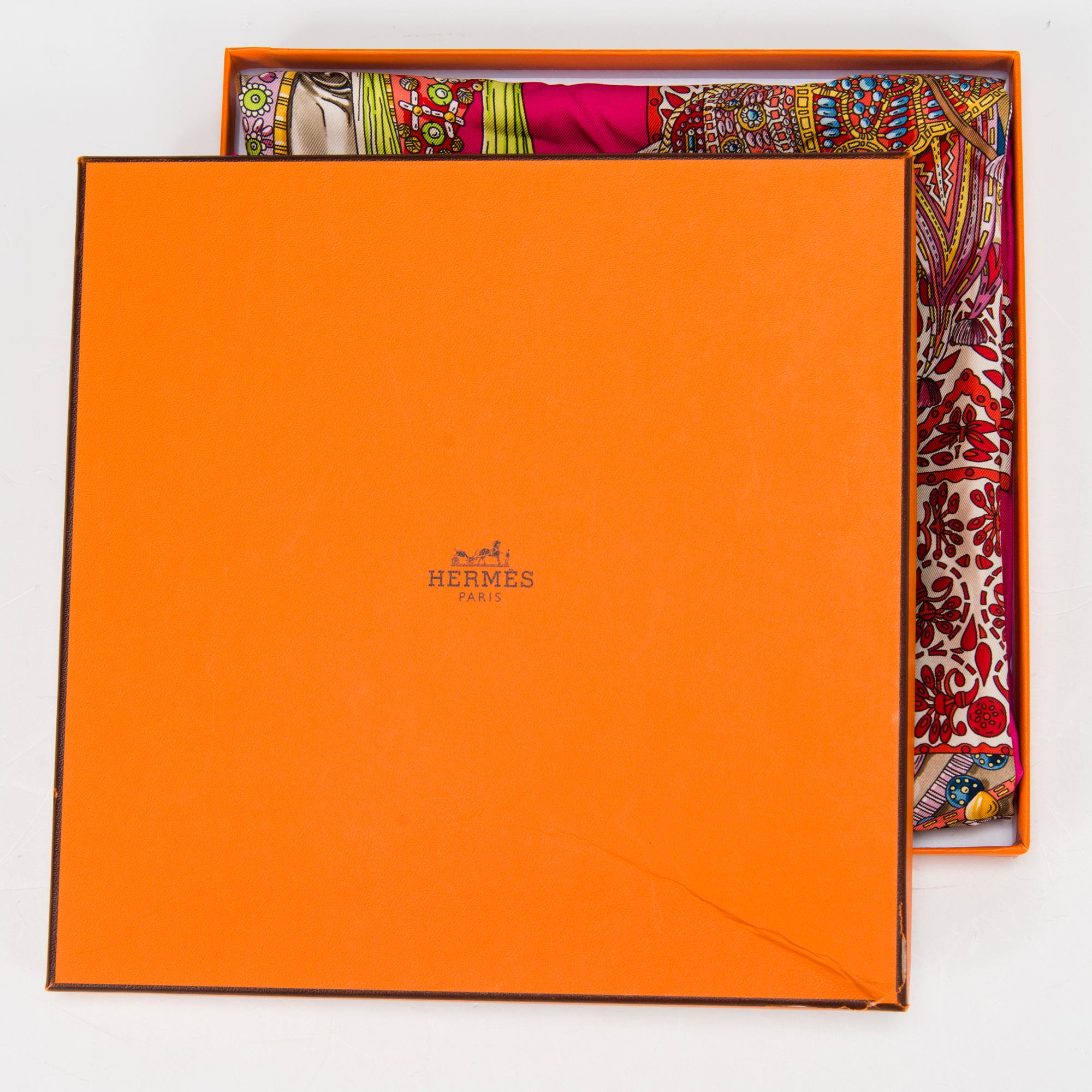 HERMÈS La danse du Cheval Marwari Silk Scarf with two Scarf Rings.