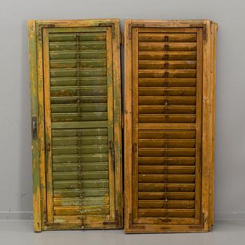 FÖNSTERLUCKOR, ett par, Europa 1900-talets första hälft.