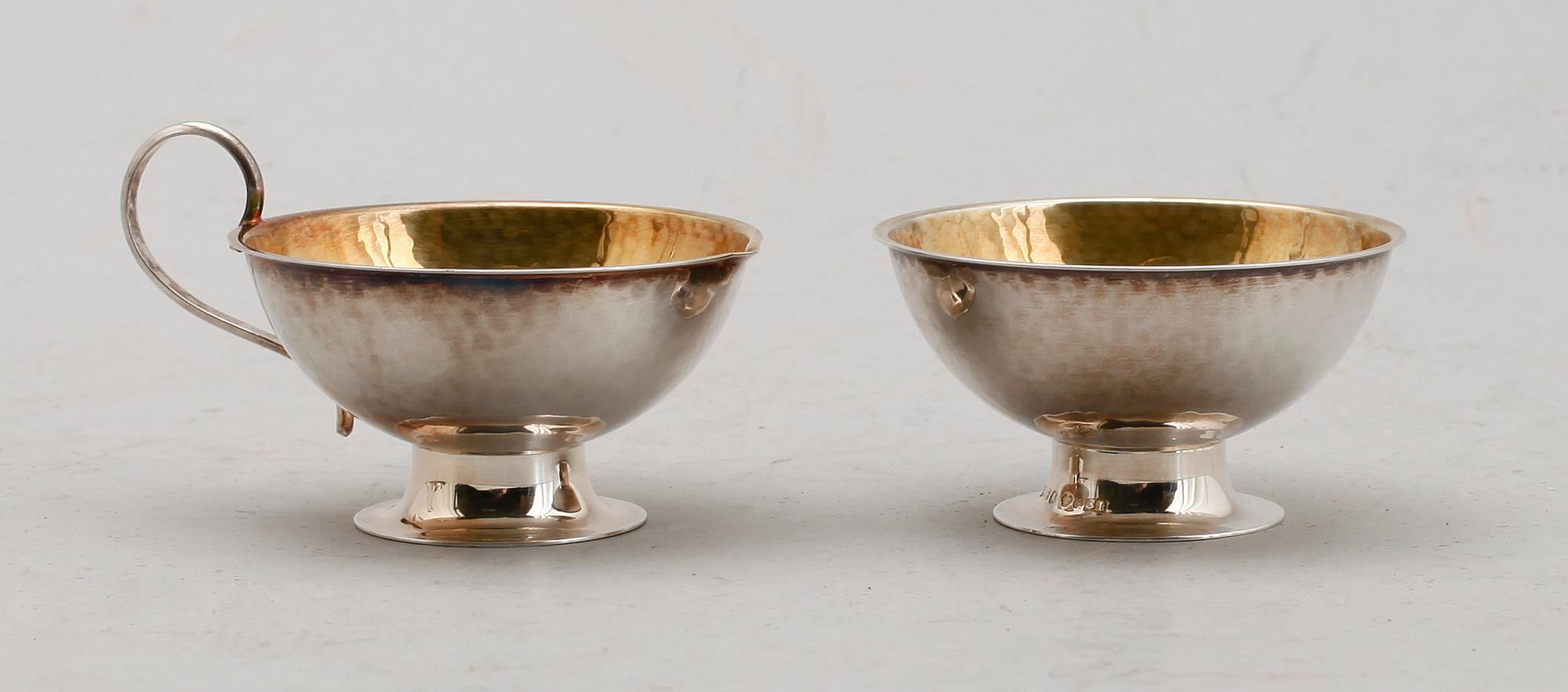 SOCKERSKÅL och GRÄDDKANNA, 2 del, silver. Vikt ca 74 g.