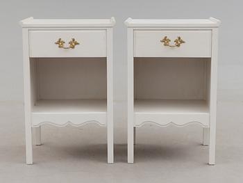 SÄNGBORD, 1 par, 1900-talets mitt.