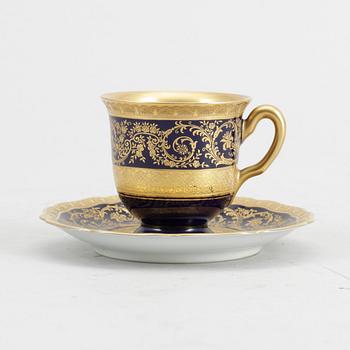 MOCCAKOPPAR MED FAT, 19 delar, porslin,   Hutschenreuther Hohenberg Bavaria, 1814-1914.
