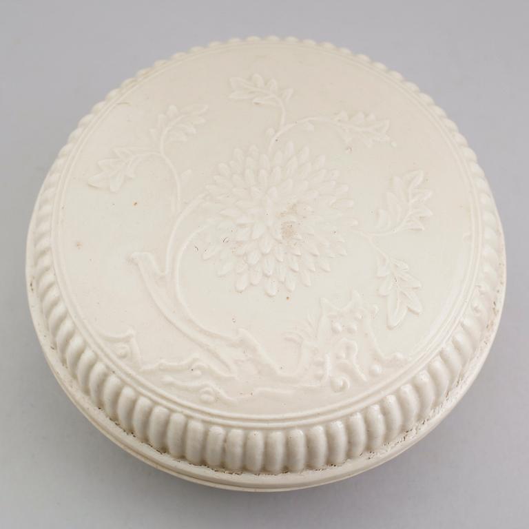 A white glazed peony flower box with cover, Ming dynasty (1368-1644).