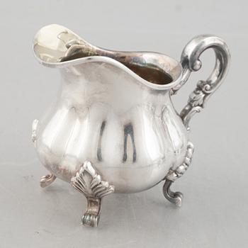 Kaffeservis, 3 delar, sterlingsilver, rokokostil, svensk importstämpel, 1900-talets mitt.