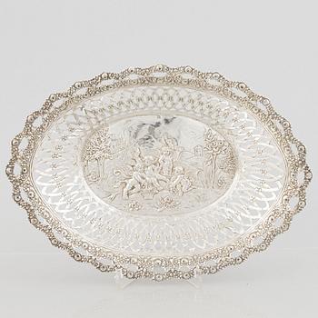 A silver bread basket, Swedish import mark, circa mid-20th Century.