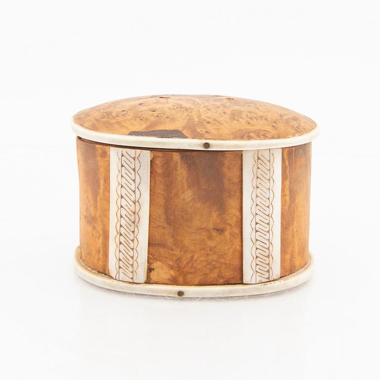 Lars Knutsson Sunna, a signed box of birch and bone.