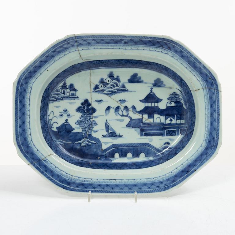 A blue and white tureen with cover and stand, China, Jiaqing (1796-1820).