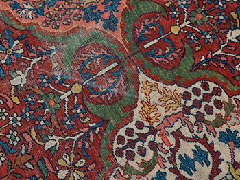 A CARPET, a semi-antique Mahal, ca 358,5-374,5 x 284,5-286 cm.