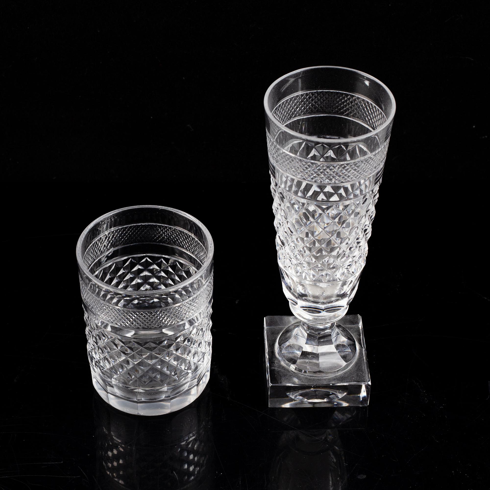 Elis Bergh, a part 'Kent' glass service, Kosta Boda (48 pieces).