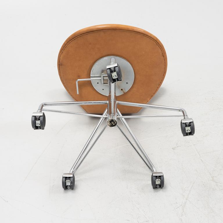 Arne Jacobsen, skrivbordsstol, "Sjuan", Fritz Hansen.