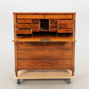 Chiffonjé, sengustavianskt, omkring år 1800.