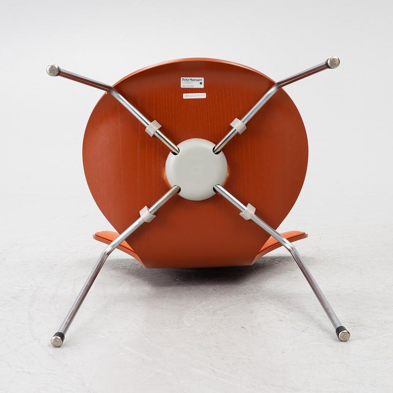 Arne Jacobsen, Set of 4 chairs, “Series 7”, Fritz Hansen, 2003.