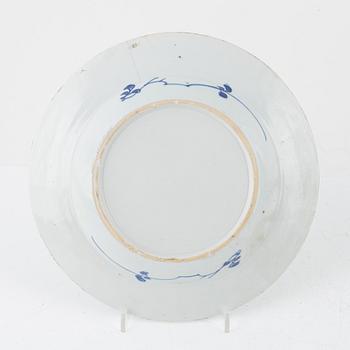 A plate and serving dish, porcelain, China, 19th century.