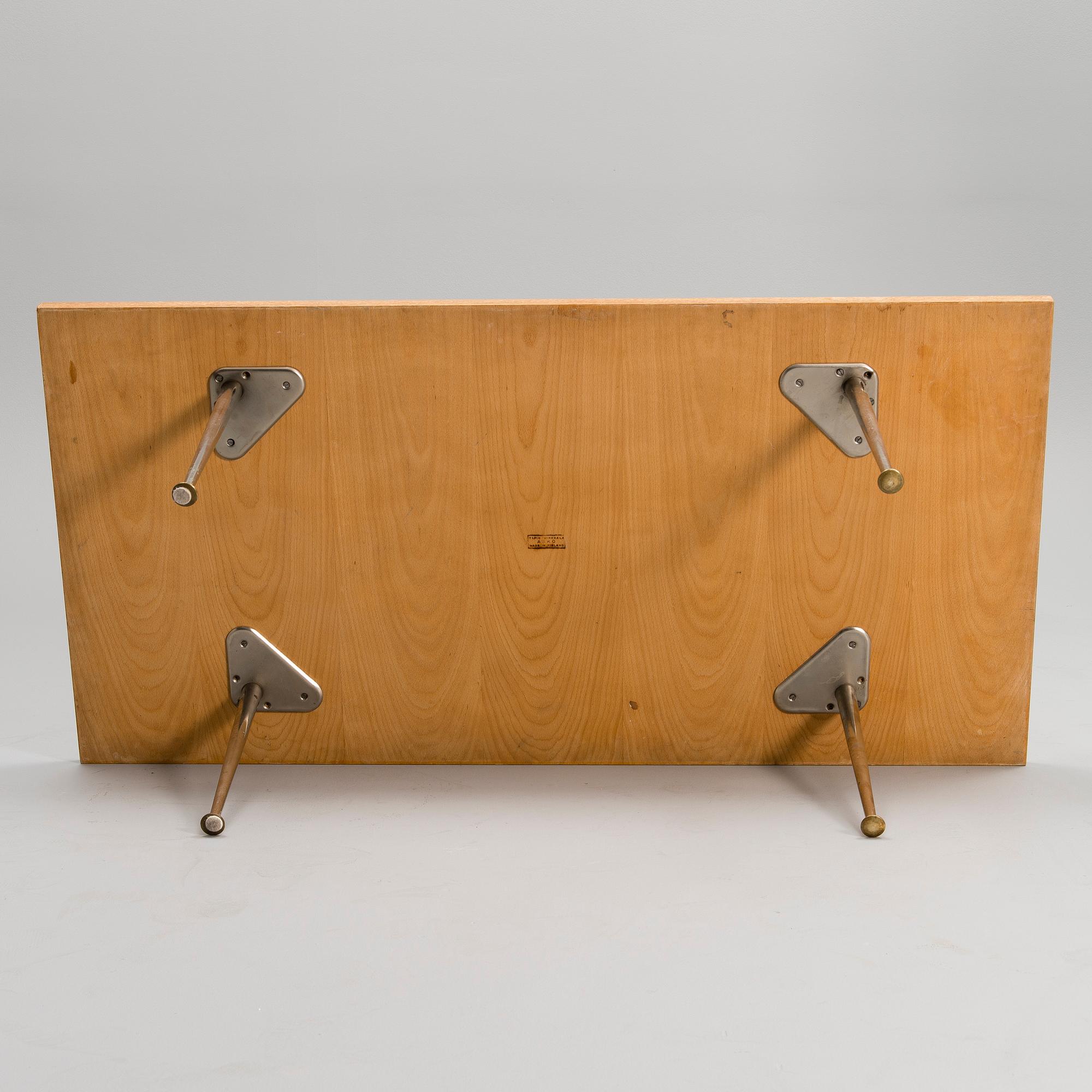 TAPIO WIRKKALA, A COFFEE TABLE. Marked Tapio Wirkkala, Asko, Made in Finland. 1960s.