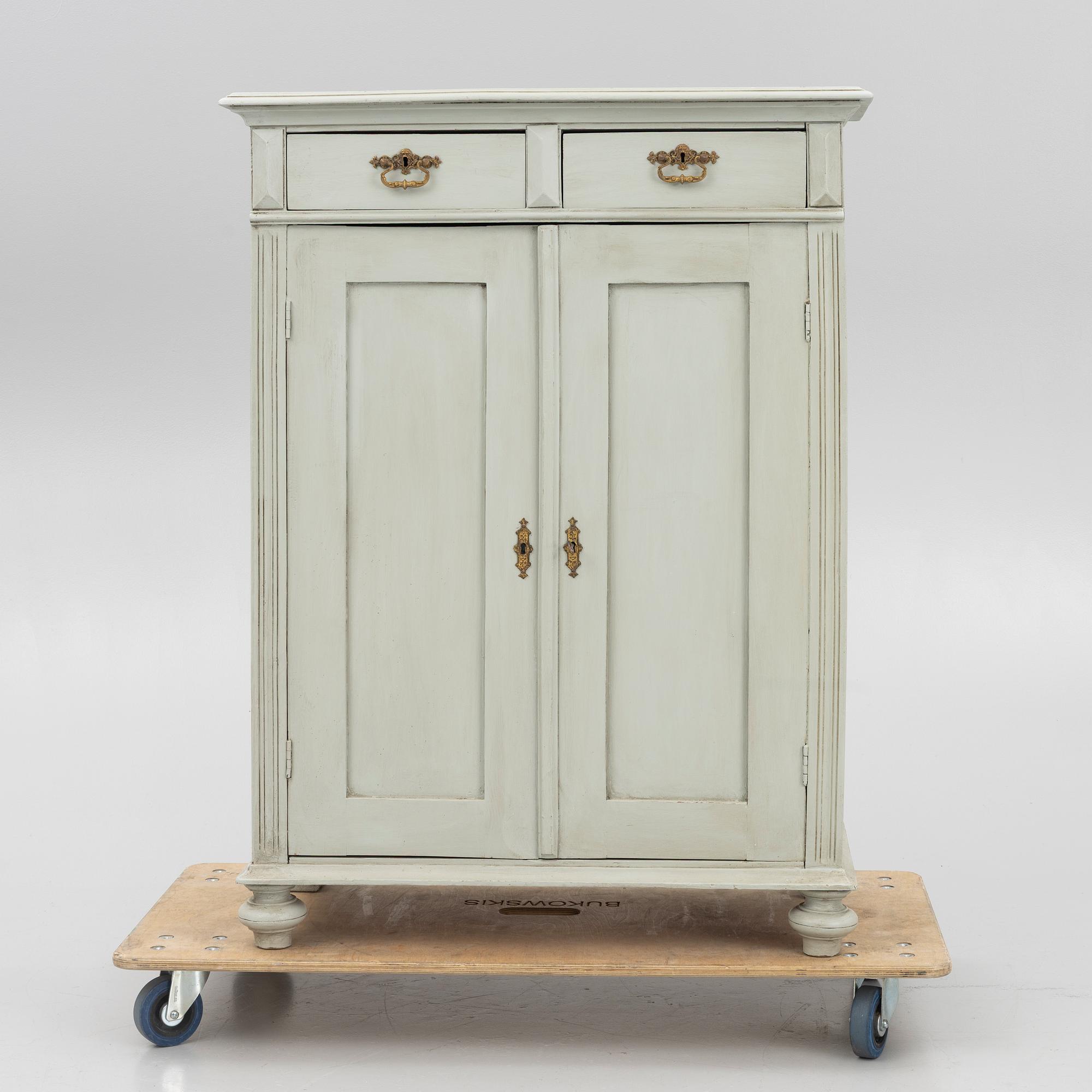 A cabinet, end of the 19th century.