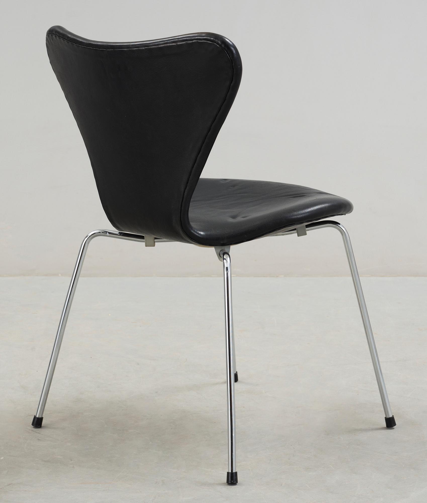 STOL, "Sjuan", Arne Jacobsen, Fritz Hansen, formgiven 1955.