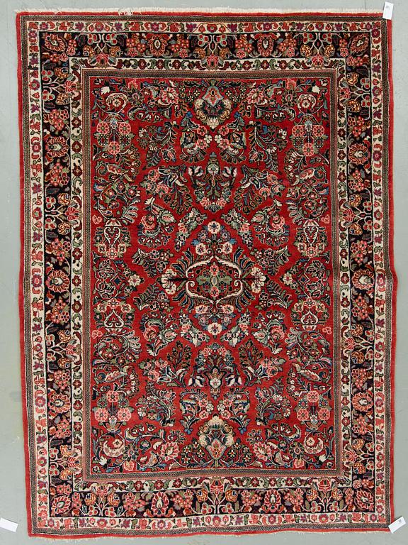 MATTA, Sarouk, semiantik. Ca 272x192 cm.