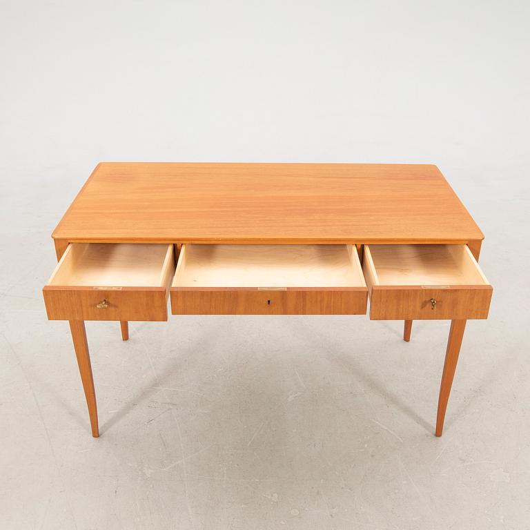 Carl Malmsten, skrivbord och karmstol "Nya Guldheden" Åfors möbelfabrik.