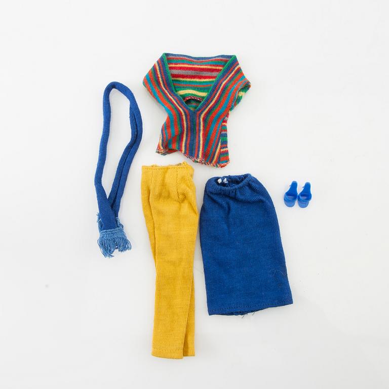 Barbie, doll, vintage "No. 870 Fashion Queen", with clothes, Mattel 1960s.