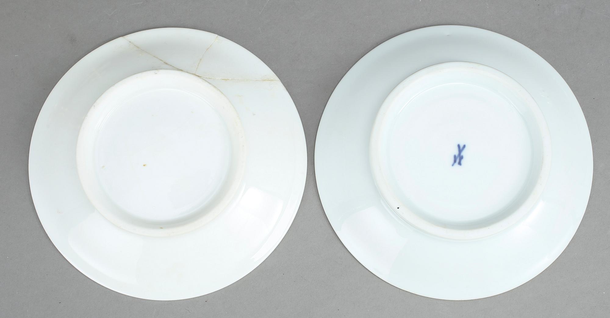 KOPPAR MED FAT,  2 st, porslin, empire/empiretyp, 1800-talets första hälft - 1900-talets första hälft.